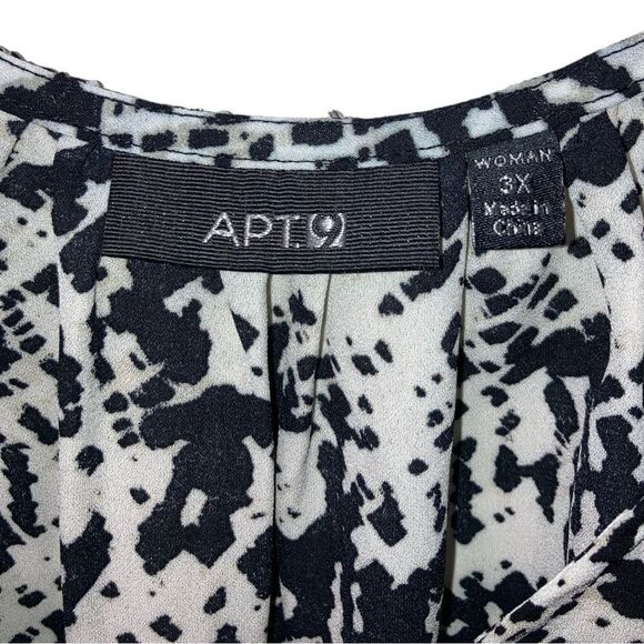 Apt. 9 Short Sleeve Blouse - Picture 4 of 4